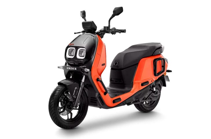 River Indie front three quarter red